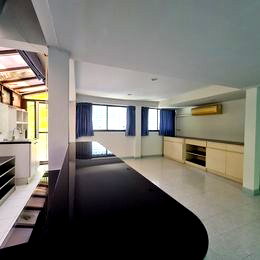 บ้านเดี่ยว ถนนสุขุมวิท : LTH10558– House FOR SALE in Sukhumvit 71 Suitable For Home Office size 54 sq.w. Near BTS Pra khanong Station PRICE ONLY 17.5 MB
