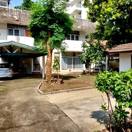 Houses for sale Watthana : LTH10570– House FOR SALE in Ekkamai 10 3 beds 3 baths size 134 sq.w. Near BTS Ekkamai Station ONLY 54 MB