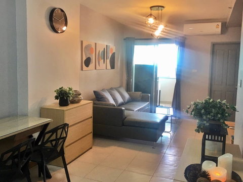 P066 Urgent! Condo for rent, Supalai park Kaset, good location near Kasetsart University, beautiful room, fully furnished, ready to move in.