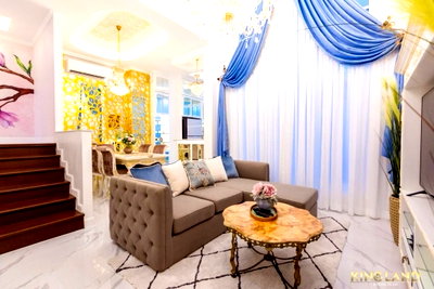 Townhouses for rent : Luxury 4 storey townhome for rent, 4 bedrooms, 6 bathrooms, Jacuzzi, Crystal Villa Village, rent price 119,000 per month # Small pets