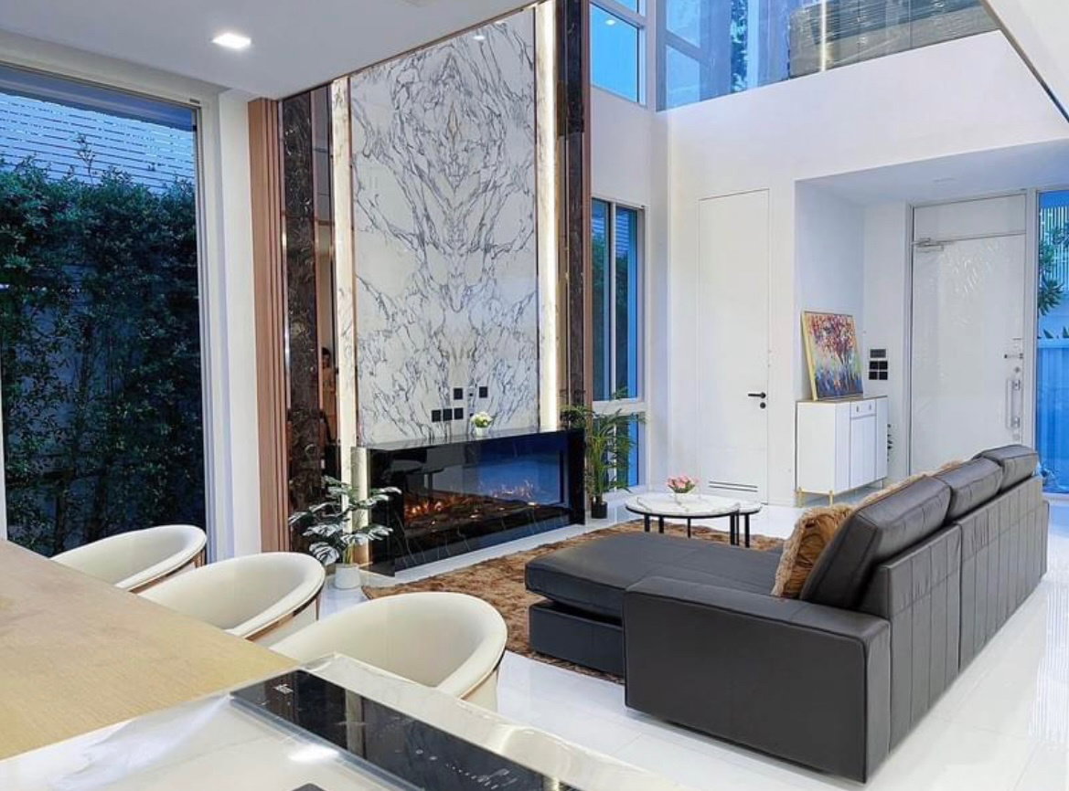รูป ให้เช่าบ้านสวยแต่งครบ มีลิฟท์ 4นอนพร้อมห้องแม่บ้าน - รูปที่ 1/16