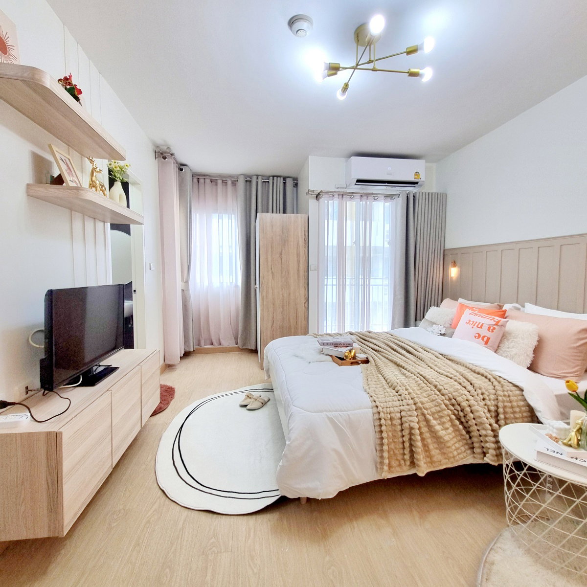 Condo renovated next to bts onnut only 2.19 