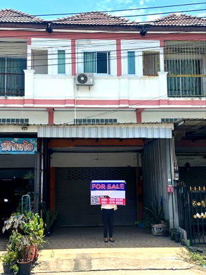 Shophouses for sale Kasetsart University Si Racha Campus : Commercial building in front of Warasiri Village 1, Nong Phang Puay, Nong Kham, Sri Racha