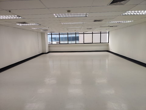 Phayathai Plaza office       size 136 sqm  Near Fire exit