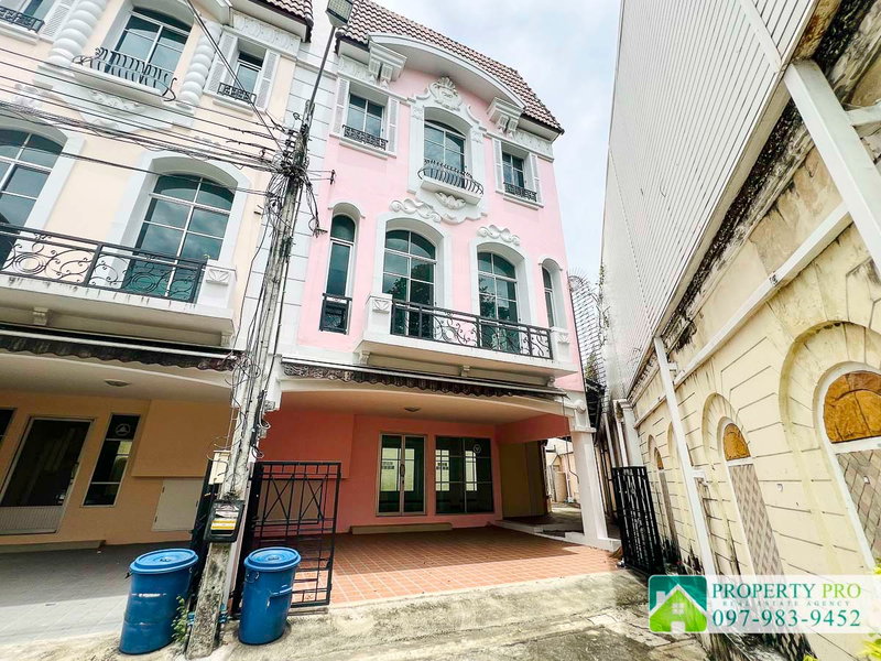 Townhouses for sale : TownHome for Sale Baan Klang Muang Monte Carlo Ratcha Wipha, area 54 Sqw 282 Sqm Near SRT Wat Samian Nari, Kasetsart University, Pracha : EL24S-040