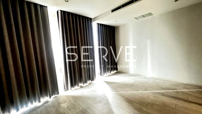 Condos for sale : Studio with Partition 45.25 sq.m. High Fl. 15+ East side Perfect Location BTS Phloen Chit at Noble Ploenchit Condo / For Sale