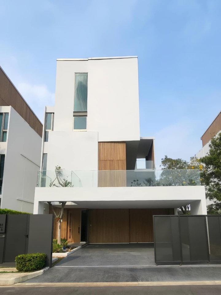 Houses for rent : VIVE Rama 9 - 3 bedrooms for RENT ONLY 210K