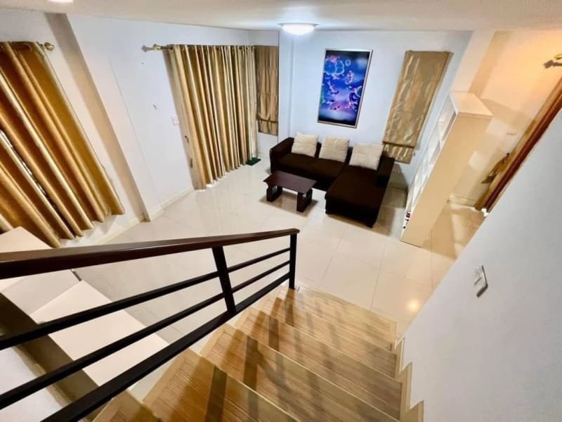 รูป ขายบ้านเดี่ยวถูกมาก ม.เดอะทรี หนองยายบู่ ศรีราชา แถมพร้อมเฟอร์นิเจอร์, ชลบุรี - รูปที่ 3/18