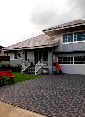 Houses for sale Chiang Mai : House for sale , Near Big C Maehia Chiangmai . Near Sarasas Witaed  Chiangmai.