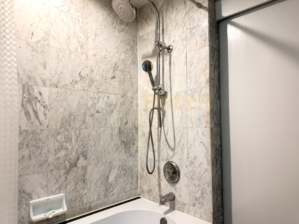 รูป The Royal Place 1 1 bedroom, for rent - รูปที่ 2/9