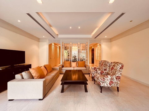 LTH10682–Supreme Garden FOR RENT 3 beds 4 baths size 276 Sq.m. Near MRT Khlong Toei Station ONLY 130k/month
