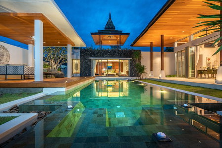 BOTANICA BANGTAO BEACH