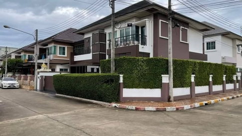 Beautiful second-hand house, Coco Park Sukhumvit-Rong Po project, Chonburi