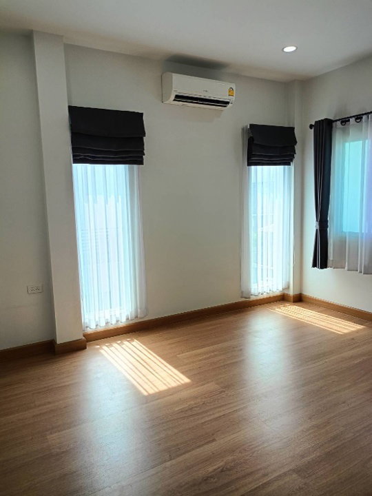 รูป ให้เช่า บ้านสวย หลังใหญ่ ยังไม่เคยเข้าอยู่ เดินทางสะดวก - RW004951 - รูปที่ 19/29