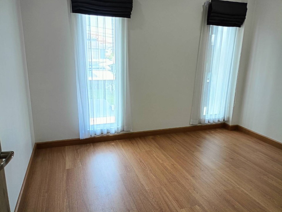รูป ให้เช่า บ้านสวย หลังใหญ่ ยังไม่เคยเข้าอยู่ เดินทางสะดวก - RW004951 - รูปที่ 17/29