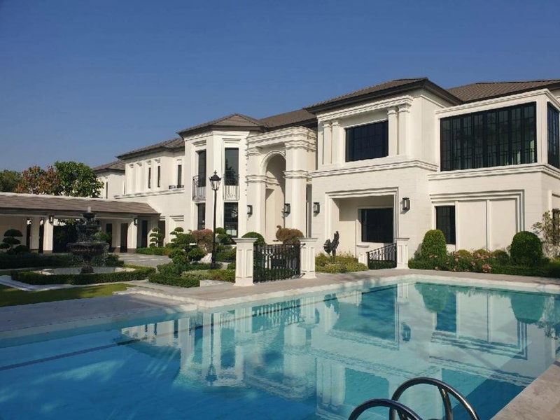 Houses for sale : 🔥Rare Item! Baan Sansiri Pattanakarn, Sansiri 9, The Largest size with Swimming Pool : 5 Bedrooms 6 Bathrooms 941 SQM 531 SQW 🔥ONLY THB 499,000,000!