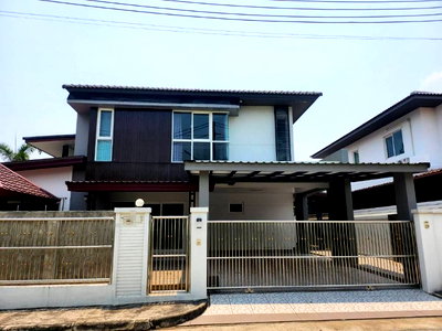 Houses for rent : House for rent in the Serene Lake, Siwalee Lake View, Suthep Subdistrict, Mueang Chiang Mai District, Chiang Mai Province.