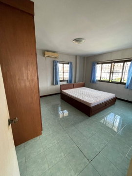 บ้านเดี่ยวให้เช่า 3 ห้องนอน 2 ห้องน้ำ 1ห้องครัว แอร์ 4 เครื่องที่ บางเสาธง มบ. ออคิด ถ. บางนา- ตราด กม. 25 ขาออก สมุทรปราการ