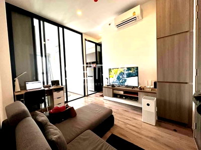 Condos for sale : 1 Bed with Partition Modern Style High Fl. 25+ Good Location BTS ON Nut 650 m. at KnightsBridge Prime Onnut Condo / For Sale