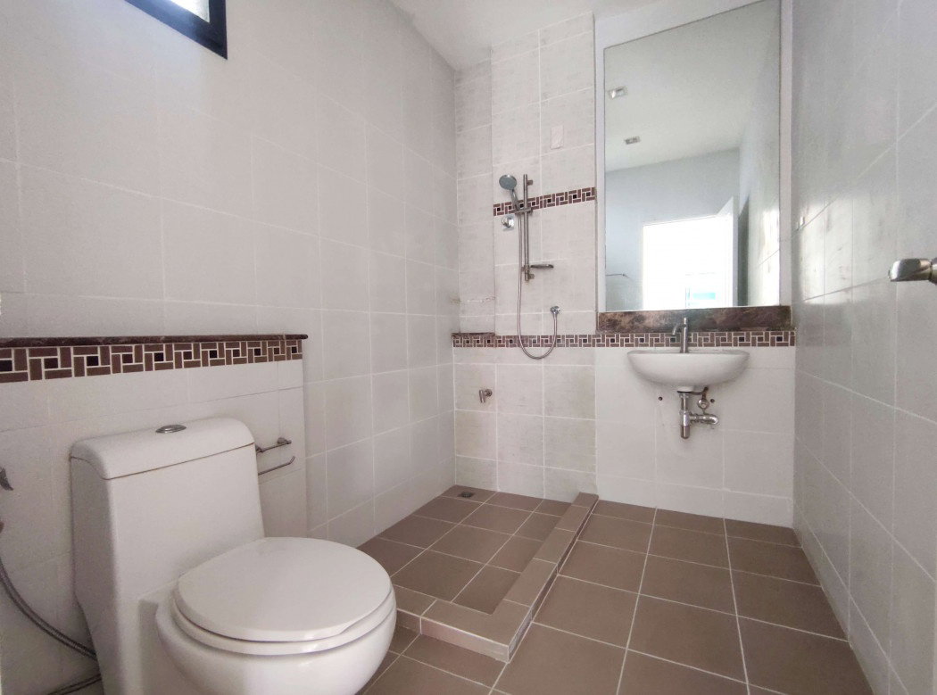 รูป ขาย บ้านแฝด พร้อมพัฒน์ ไพร์ม 150 ตรม 40.7 ตรว รามอินทรา หลังริมในสุด หทัยราษฎร์ 39 - รูปที่ 6/12