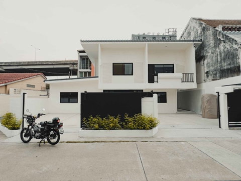 LTH10856– House for sale Pattanakarn Soi 12 size 240 Sq.m. 3 bed 2 bath ONLY 15.5MB