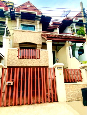 Home office for rent : Townhome / Home-office Royal Nakarin Villa