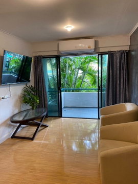 eastwoodpark condo onnut 36 Ready move in