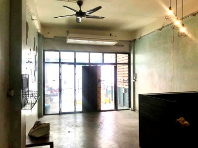เช่าอาคารพาณิชย์ สีลม สาธร : LTH10895–Commercial for rent Silom size 256 Sq.m. ONLY 120k/month