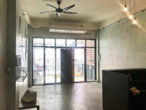 LTH10895–Commercial for rent Silom size 256 Sq.m. ONLY 120k/month