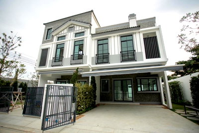 Townhouses for rent : House for rent Indy 5 Bangna Km.7, ready to move in. If interested, contact Line @goodmanpro or call 0999029192.