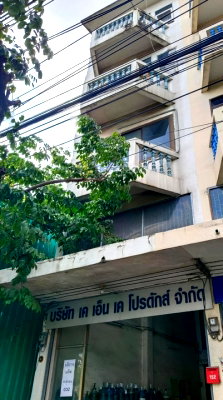 อาคารพาณิชย์ เขตประเวศ : #E1245766 ✅ 10/9/67 ขายอาคารพาณิชย์ / ตึกแถว 4.5 ชั้น  ติดถนนใหญ่ ใกล้ซอยอ่อนนุช 76/1 📲📢สอบถาม ld line @condoboy