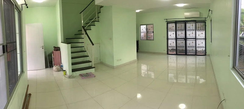 Townhouses for sale : Townhouse The Connect 15 Onnut corner unit