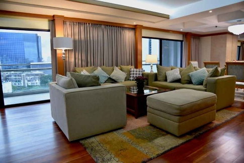 LTH10934–The Natural Place Suite Condominium FOR RENT 4 beds 4 baths size 247 Sq.m. Near MRT Lumpini Station ONLY 110k/month