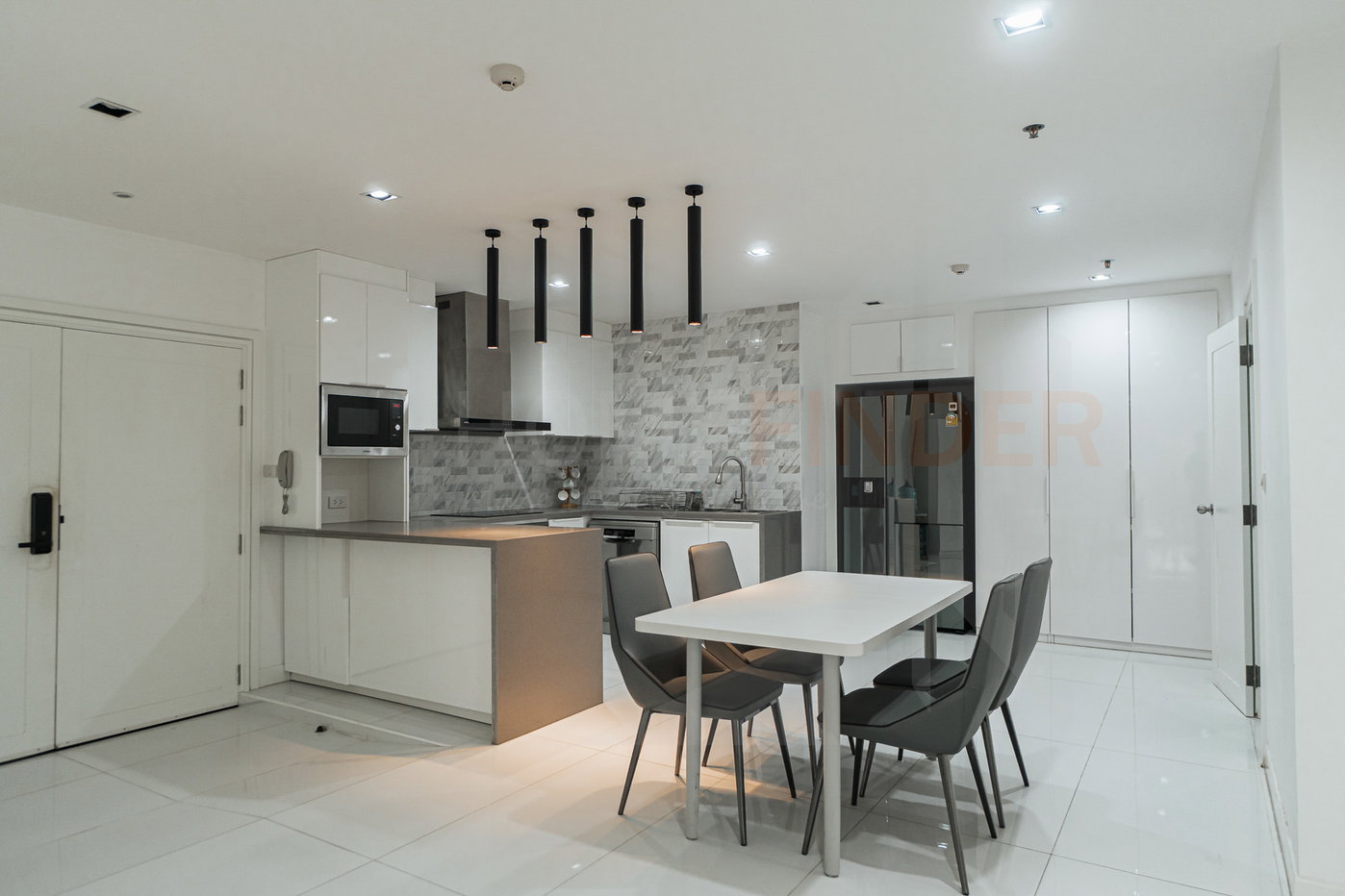 picture Crystal Garden 2 bedrooms, for rent - 17/19