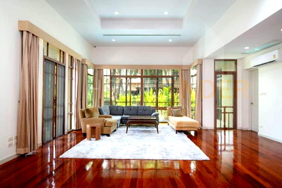 บ้านเดี่ยว บิ๊กซี ซูเปอร์เซ็นเตอร์ เอกมัย : Super Luxury house Prime Sukhumvit 67 4 bedrooms, for sale