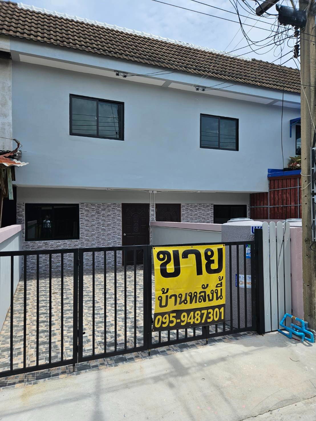 ขายทาวเฮาส์ หมู่บ้านร่มไทรวิลล่า(บางโปรง5)รีโนเวทใหม่ทั้งหลัง ต่อเติมเต็มพื้นที่ Ref. A01230801