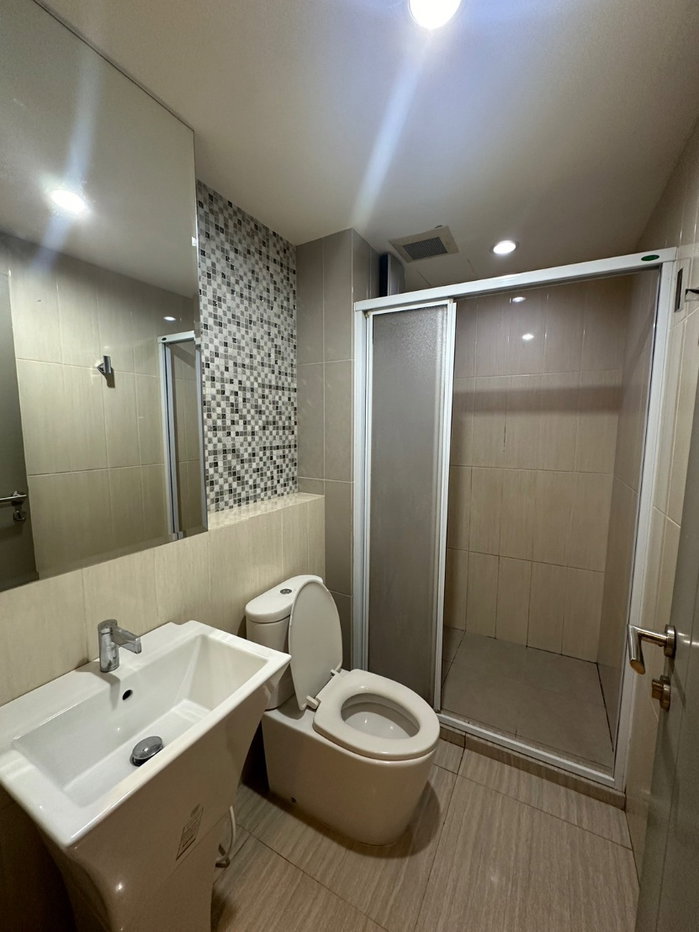 picture CO_RD02 Life Ratchadapisek. Available room for rent. Line: @cgestate - 8/10