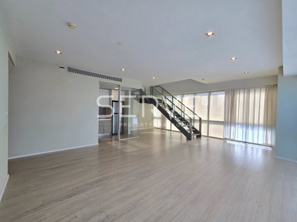 🔥🔥Duplex 2 Beds 3 Baths Large Room Good Location Close to MRT Phetchaburi 520 m. & BTS Sukhumvit 700 m at The Room Sukhumvit 21 Condo / For Sale