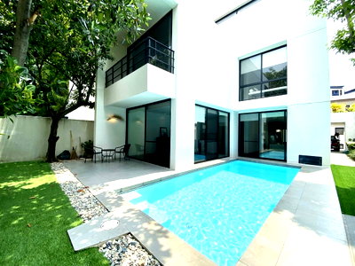 เช่าบ้านเดี่ยว ถนนเพชรบุรี กรุงเทพฯ : LTHC10963– House for rent in Sukhumvit 55 size 400 Sq.m. 4 bed 5 bath ONLY 180k/Month