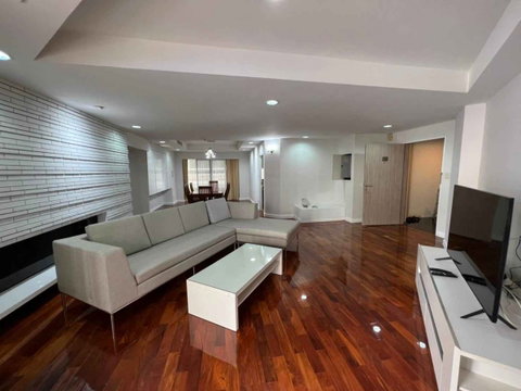 LTH10965–Cosmovilla FOR RENT 3 beds 3 baths size 250 Sq.m. Near BTS Asoke Station ONLY 65k/month