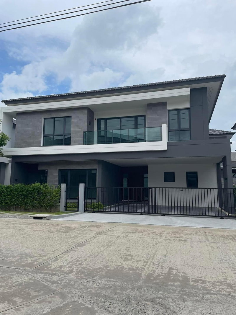 Houses for rent :  The                 City Bangna