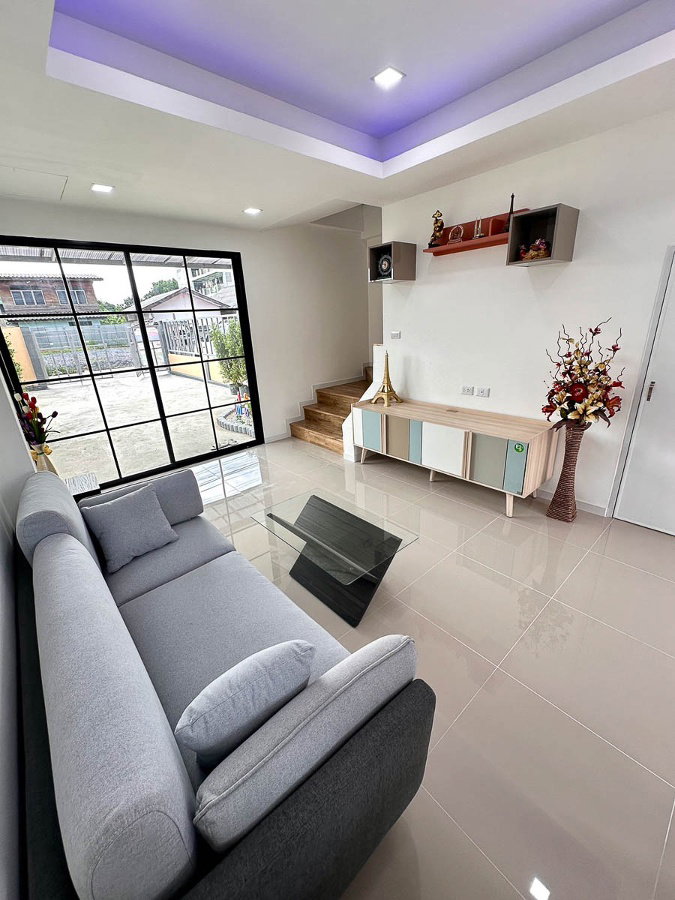 รูป ขาย บ้าน ทาวน์เฮาส์ 2 ชั้น บ้านสร้างใหม่ ซอยพยอม 1 แบบ 3 ห้องนอน ขนาด 25 ตรว ตกแต่งสวย ใกล้ ถนนพหลโยธิน นวนคร ตลาดไท ธรรมศาสตร์ รังสิต : EL24S-042  - รูปที่ 5/12