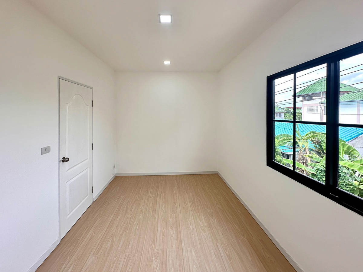 รูป ขาย บ้าน ทาวน์เฮาส์ 2 ชั้น บ้านสร้างใหม่ ซอยพยอม 1 แบบ 3 ห้องนอน ขนาด 25 ตรว ตกแต่งสวย ใกล้ ถนนพหลโยธิน นวนคร ตลาดไท ธรรมศาสตร์ รังสิต : EL24S-042  - รูปที่ 8/12