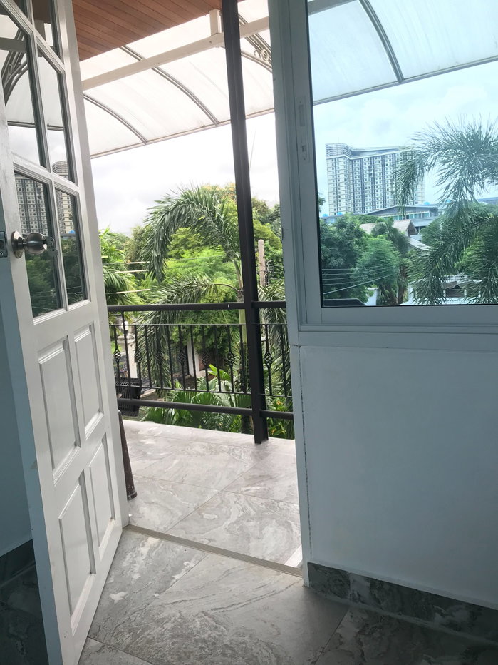 รูป For rent house 4 beds 4 bath with pool nice location (S15-22555) - รูปที่ 2/35
