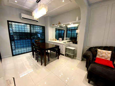 เช่าทาวน์โฮม กรุงเทพมหานคร : ให้เช่าทาวน์โฮม 3 ชั้น Baan Klang Muang Ladprao-Serithai บ้านกลางเมือง ลาดพร้าว - เสรีไทย