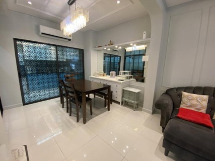 รูปภาพ Townhome for rent 3 floors Baan Klang Muang Ladprao-Serithai 