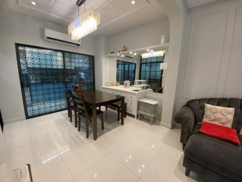 ให้เช่าทาวน์โฮม 3 ชั้น Baan Klang Muang Ladprao-Serithai บ้านกลางเมือง ลาดพร้าว - เสรีไทย