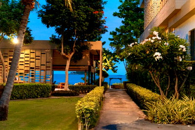 บ้านเดี่ยว ประจวบคีรีขันธ์ : ขายบ้านพร้อมที่ดินติดทะเล หาดส่วนตัว  อ.เมืองประจวบคีรีขันธ์  แปลงสวย ขนาดกำลังดี ทำเลดีมากๆ  ราคา 65 ล้าน 