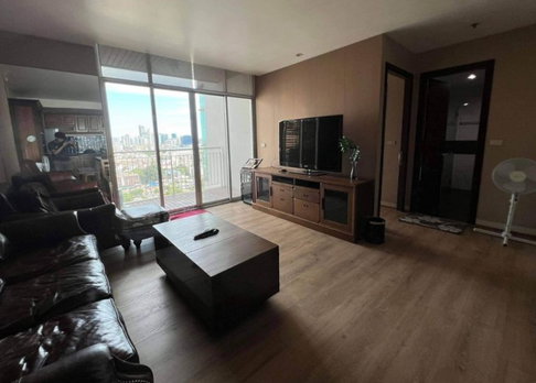 for rent Urbana Sathon. 1bed 70sqm. Line id: @pfagent