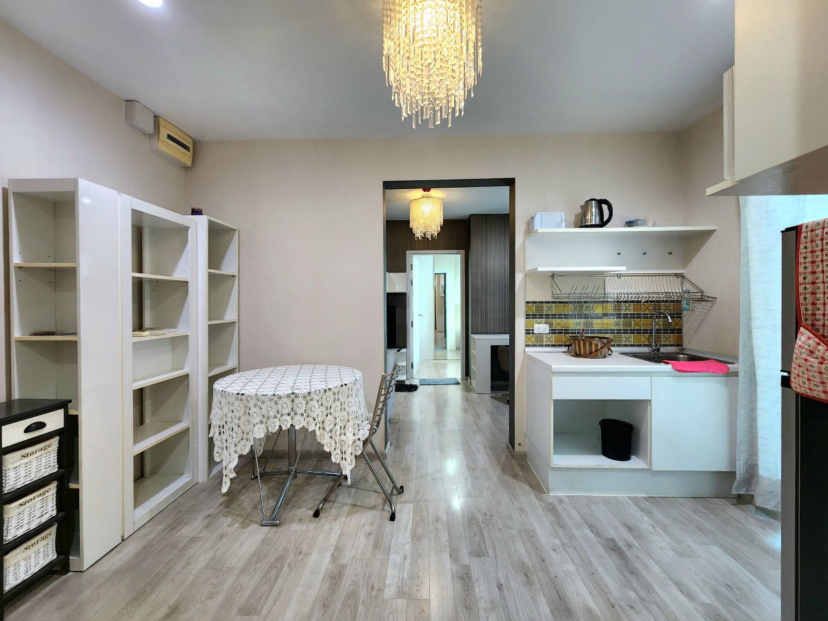 picture Available. luxurious ** For rent, Plum Condo Central Station++ has a washing machine. and bathroom glass divider++ 4 air conditioners - 62/94
